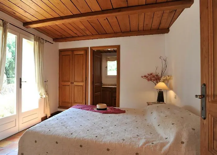 Domaine Brellinga - Tavara Hotell 4*